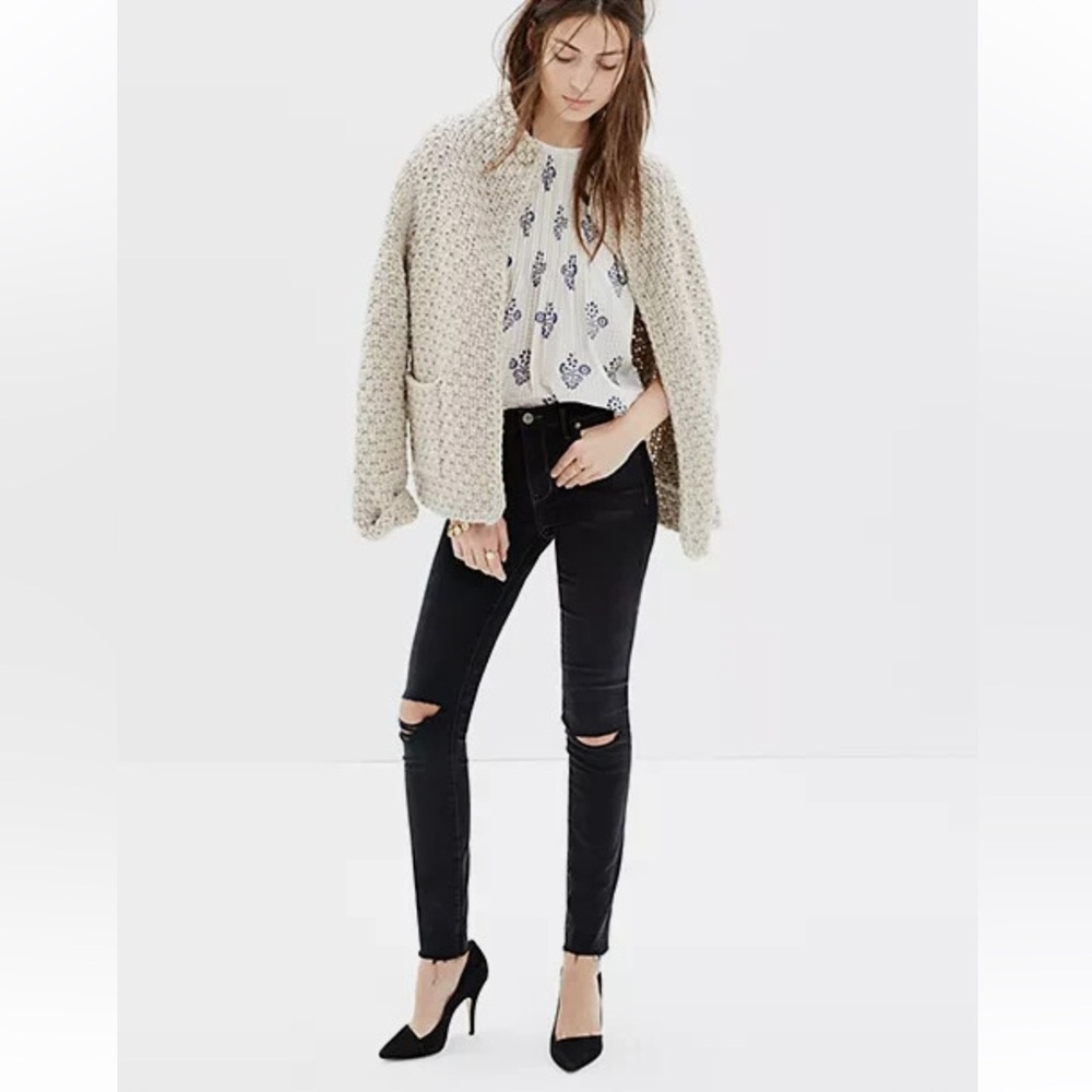 Madewell Black 9” High Rise Skinny Jeans. Ripped knees. Size 28T.